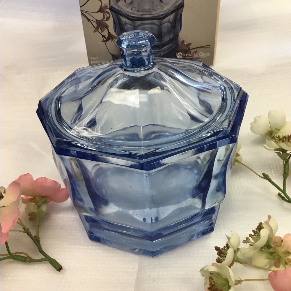 Vintage Indiana Glass Concord Candy Box